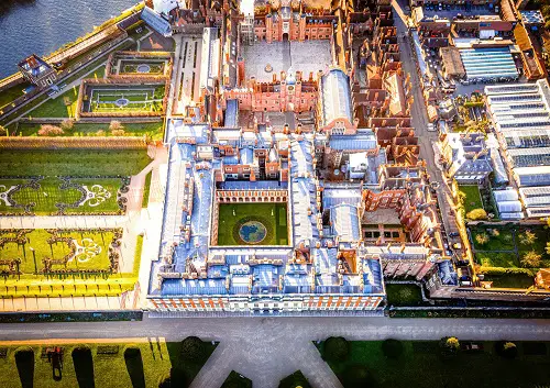 Wo Heinrich VIII. lebte und liebte: Hampton Court Palace