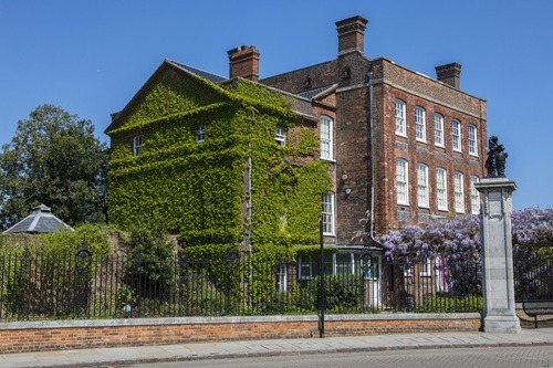 Hollytrees Museum